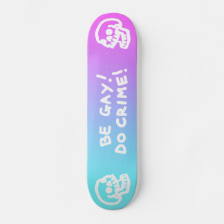 Skateboard Ser delito gay: degradado rosa/azul