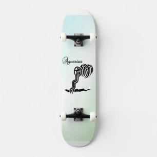 Skateboard Signo zodiacal Acuario y símbolo azul verde