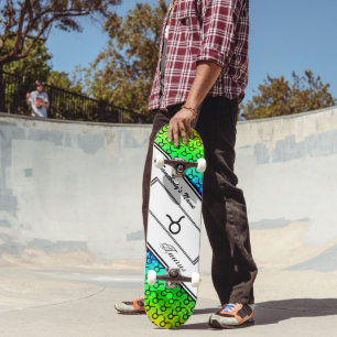 Skateboard Símbolo Zodiacal de Tauro Estándar por Kenneth Yon