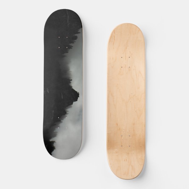 Skateboard Skyline de montaña en blanco y negro (Anverso)