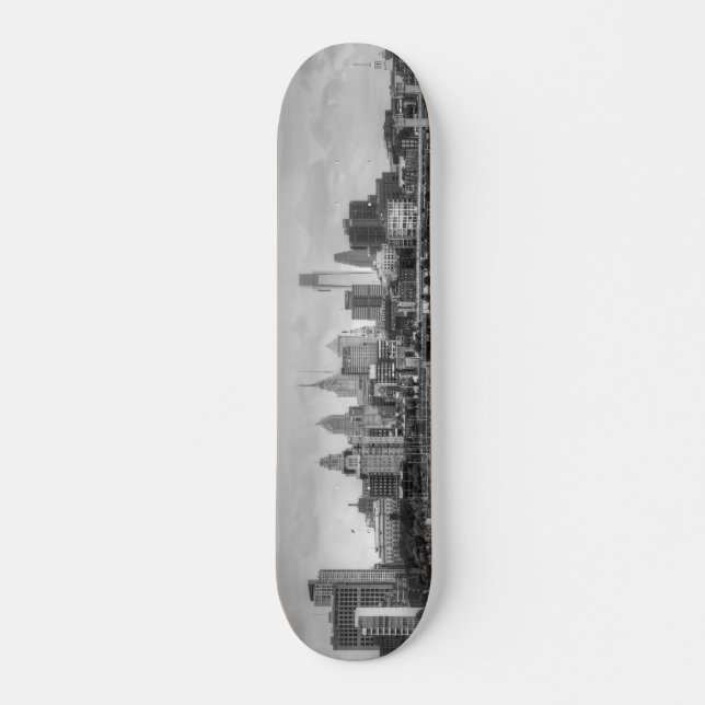 Skateboard Skyline Filadelfia en blanco y negro (Anverso )