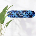 Skateboard Sombras del Personalizable del patrón azul<br><div class="desc">¡Siente las vibraciones tropicales en tonos azules! Inspirados en el origen del skateboarding en las aceras,  los tonos azules como el mar y los océanos están incorporados a este diseño. Personalice con su nombre o texto. Esta imagen es fotografía original de JLW_PHOTOGRAPHY</div>