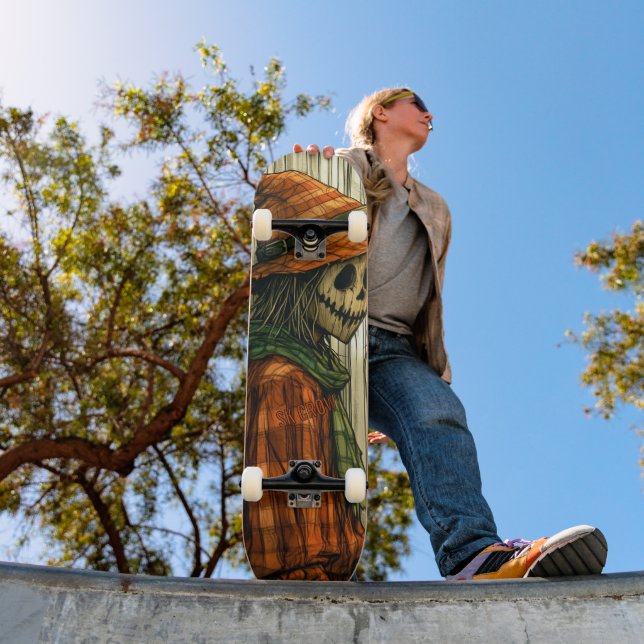 Skateboard Spooky Scarecrow  (Exterior 1)