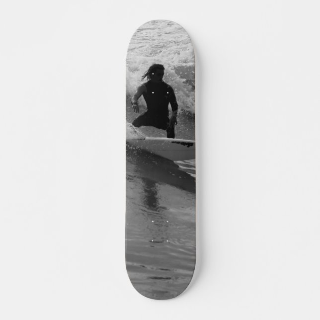 Skateboard Surfing The Waves Grayscale (Anverso )