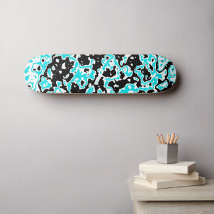 Skateboard Swirls cian y negro