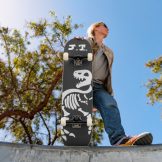 Skateboard T-rex con su