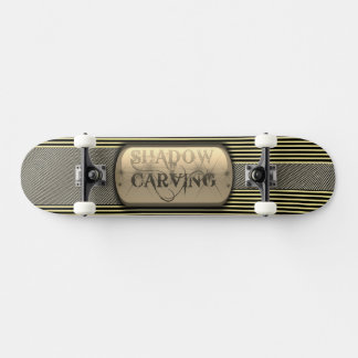 Skateboard tallado en la sombra