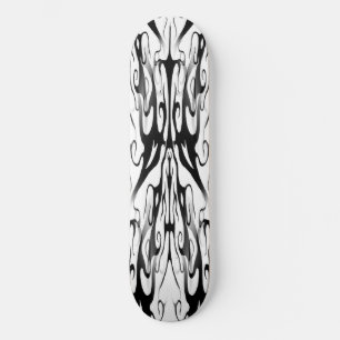 Skateboard Tatuaje Tribal Elegante Digital en Blanco y Negro