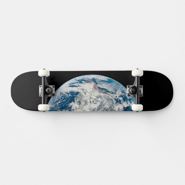 Skateboard Tierra Tomada De La Nave Espacial Aollo 8. (Horz)