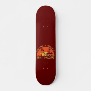 SKATEBOARD TOMAR SIEMPRE EL BOULEVARD DE SUNSET DE LA RUTA ES