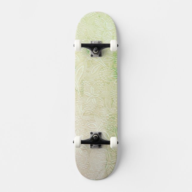 Skateboard Toque de verde floral bordado 2 (Anverso)