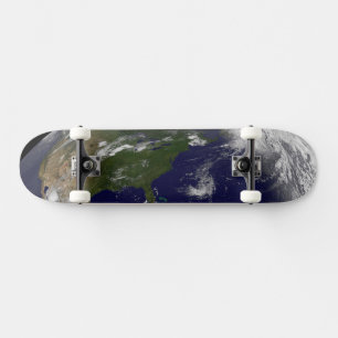 Skateboard Tormentas Tropicales En El Planeta Tierra.