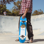Skateboard Tortuga de caja oriental azul brillante personaliz<br><div class="desc">Añade tu propio nombre o mensaje para crear un regalo personalizado para tu patinador favorito. Este patinador muestra una foto de una tortuga de la caja oriental contra un fondo de color azul brillante.</div>