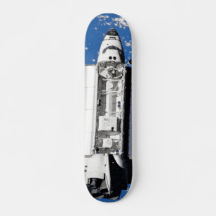 Skateboard Transbordador Espacial Discovery de la NASA en órb
