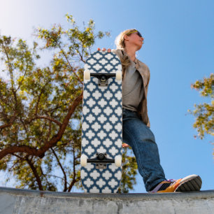 Skateboard Trellis azul blanco y naval, Entramado, Quatrefoil
