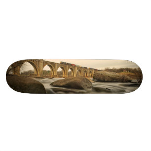 Skateboard Tren sobre James River