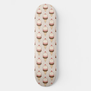 Skateboard Triple Scoop helado conos con cerezo arriba