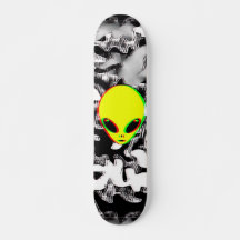 Skateboard Trippy Alien Camo