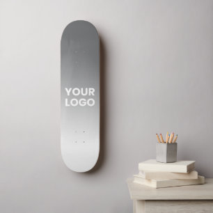Skateboard Tu logotipo y gradiente de color de fondo editable