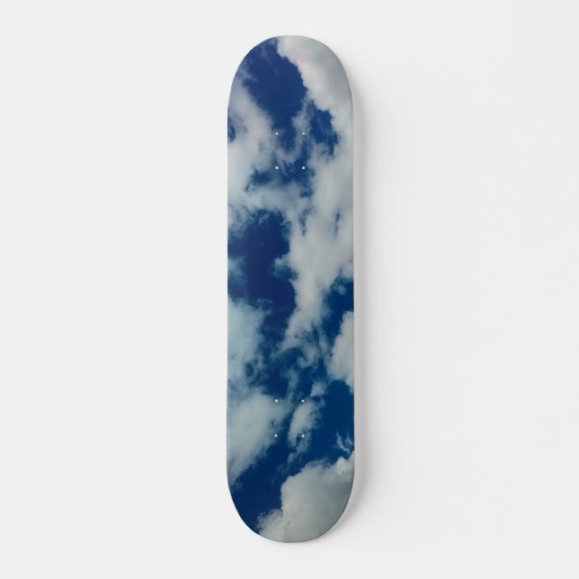 Skateboard Un gran recubrimiento de nubes (Anverso )