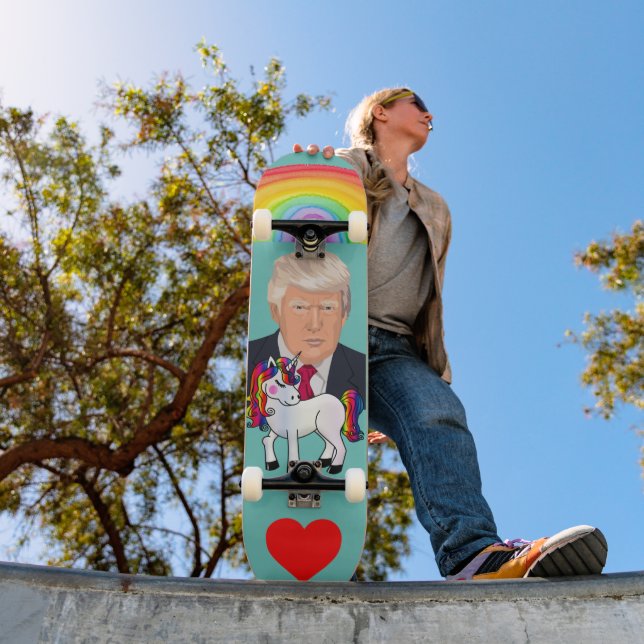 SKATEBOARD UNICORN DONALD TRUMP RAINBOW SKATEBOW DECLARACIÓN (Exterior 1)