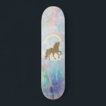 Skateboard Unicornio Purpurina de oro, Opal Arcoiris<br><div class="desc">Un unicornio purpurina de oro lindo con arcoiris.</div>
