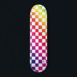 Skateboard Verificador arcoiris y blanco y nombre o texto<br><div class="desc">Destacar con este tablero de patinaje impreso de arcoiris y damas blancas. Completa con tu nombre o texto.</div>