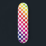 Skateboard Verificador arcoiris y blanco y nombre o texto<br><div class="desc">Destacar con este tablero de patinaje impreso de arcoiris y damas blancas. Completa con tu nombre o texto.</div>