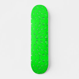 Skateboard vert lime mouillé