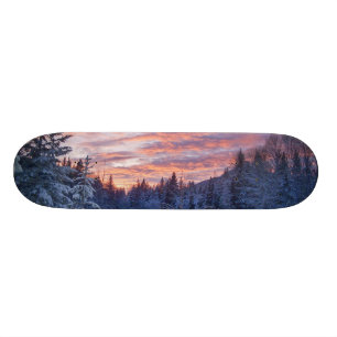 Skateboard Vivid sunset pinta el cielo encima del invierno