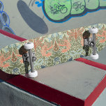 Skateboard William Morris Peacock y Dragon<br><div class="desc">Patrón de tela de William Morris 1878 Peacock y Dragon.</div>