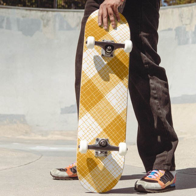 Skateboard Yellow and White Bold Checkered Plaid Design  (Subido por el creador)