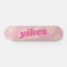 Skateboard Yikes Pastel Pink Groovy Typografía moderna