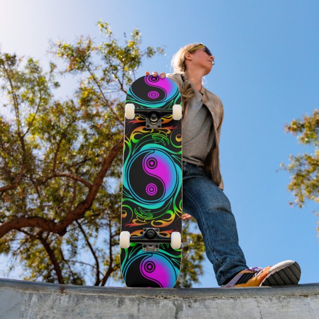 Skateboard Yin Yang Psychedeld Rainbow Tattoo (Exterior 1)