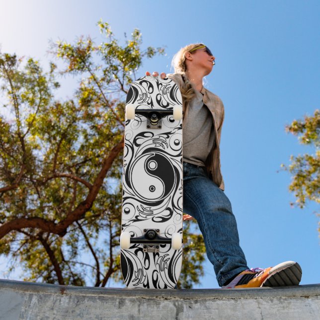 Skateboard Yin & Yang Symbol Black and White Tattoo Style (Exterior 1)