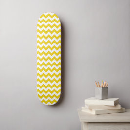 Skateboard Zigzag amarillo, chevron amarillo, patrón geométri