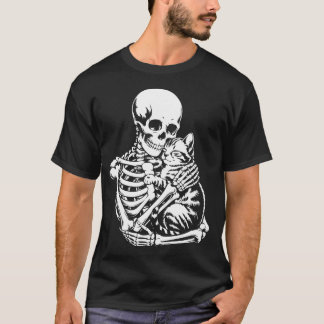 Skeleton abrazando una camiseta de Halloween para