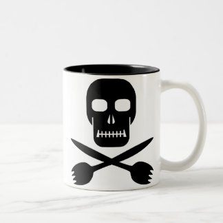 Skull de capitán Cruel's y taza de la Cruz-sporks