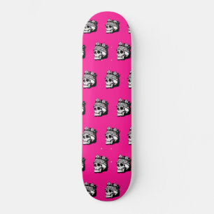 Skull y Crown Pattern Pink Skateboard