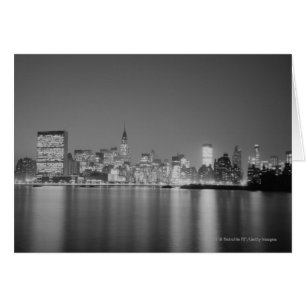 Skyline de la ciudad de noche