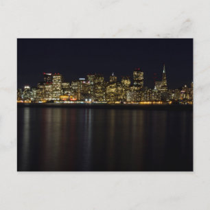 Skyline de San Francisco en postal nocturno