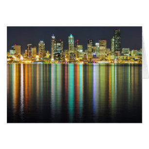 Skyline Seattle de noche con reflexión