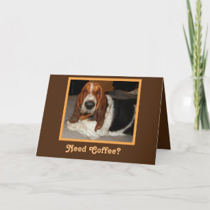 Sleepy Basset sobre la divertida tarjeta de cumple