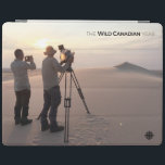 Smart Cover Para iPad Dunas de arena de Athabasca<br><div class="desc">Foto de: Alex Burr. Desde la realización del Año Salvaje Canadiense - los cineógrafos Justin Maguire y Darren West filman una puesta de sol en el mayor complejo de dunas del norte del mundo - las dunas de arena de Athabasca en Canadá. Ubicación: Dunas de arena de Athabasca, Saskatchewan. De...</div>