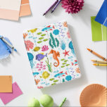 Smart Cover Para iPad Ilustracion de animales de agua salada de color<br><div class="desc">Vida colorida de agua dulce tropical salada y ilustracion de animales sobre fondo blanco personalizable. Corales de pescado,  caballos de mar,  etc.</div>