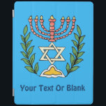 Smart Cover Para iPad Magen persa David Menorah<br><div class="desc">Esta imagen fue adaptada de una antigua teja judía persa y cuenta con una menorah con un Magen David (Estrella de David) enmarcado por ramas de olivo. Se han conservado las imperfecciones de la imagen original pintada a mano. Añade tu propio texto.</div>