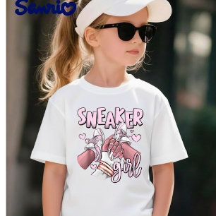 "Sneaker Girl" camiseta negra para niños con zapat