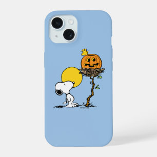 Snoopy y Woodstock anidan con Jack O' Lantern