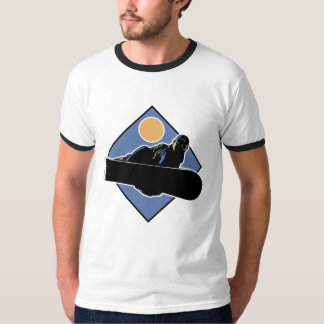 Snowboard en la camiseta de la noche
