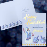 Snowman Dreidels Chilenos Azules Nombre Hanukkah G<br><div class="desc">Estas lindas tarjetas de felicitación Happy Hanukkah pueden ser personalizadas por usted para su nieta, nieto, sobrina, sobrino u otra designación familiar. Impresa con un verdadero acento de Relieve metalizado dorado, esta tarjeta personalizada de Chanukah cuenta con un pequeño y feliz muñeco de nieve con sus dos sueños a juego...</div>